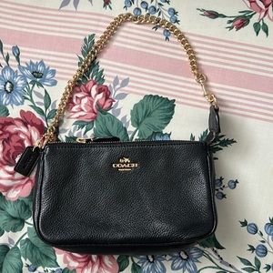 Coach Nikita 19 / mini pochette Black wristlet with gold chain